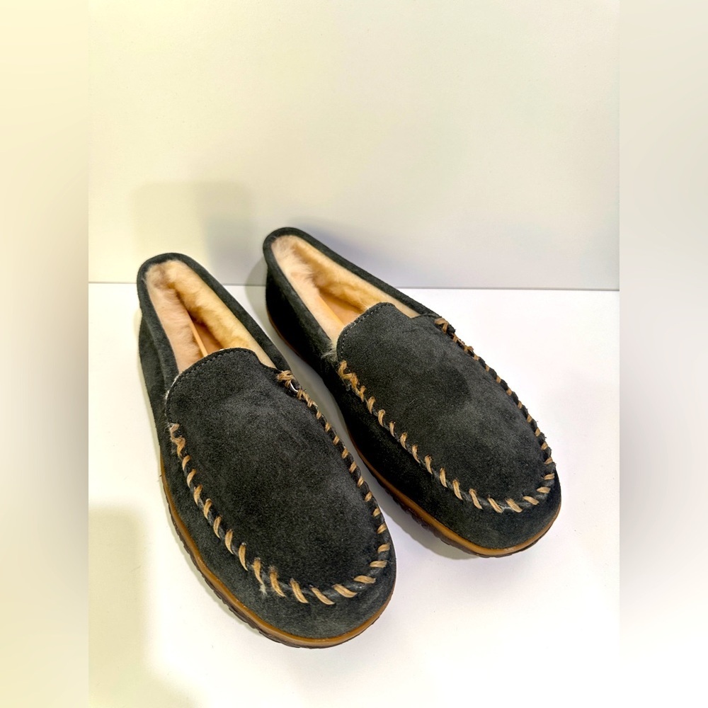 Minnetonka‎ Tobie Moccasin Slipper size 9 men